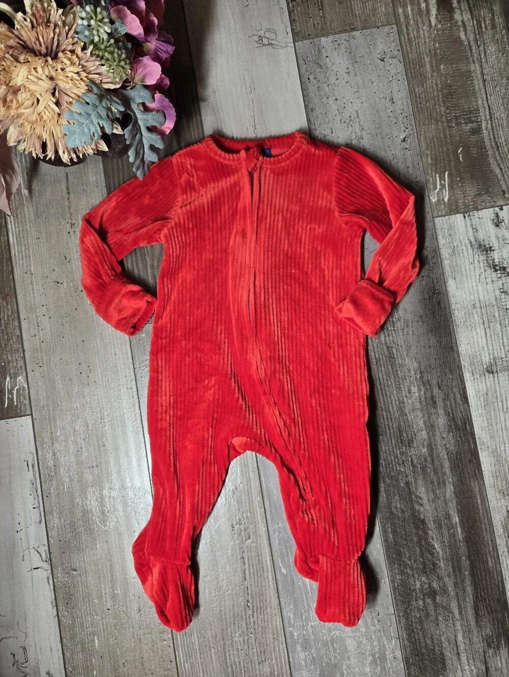 Old Navy Red Ribbed Fleece-Lined Footed One-Piece Pajamas Size 3-6M Baby NWOT